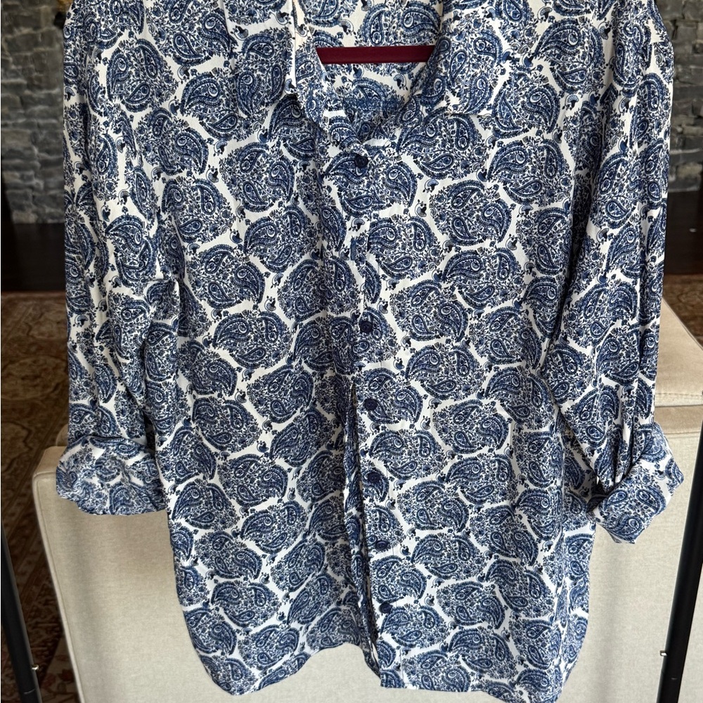 Chic Blue Paisley Button Down Shirt